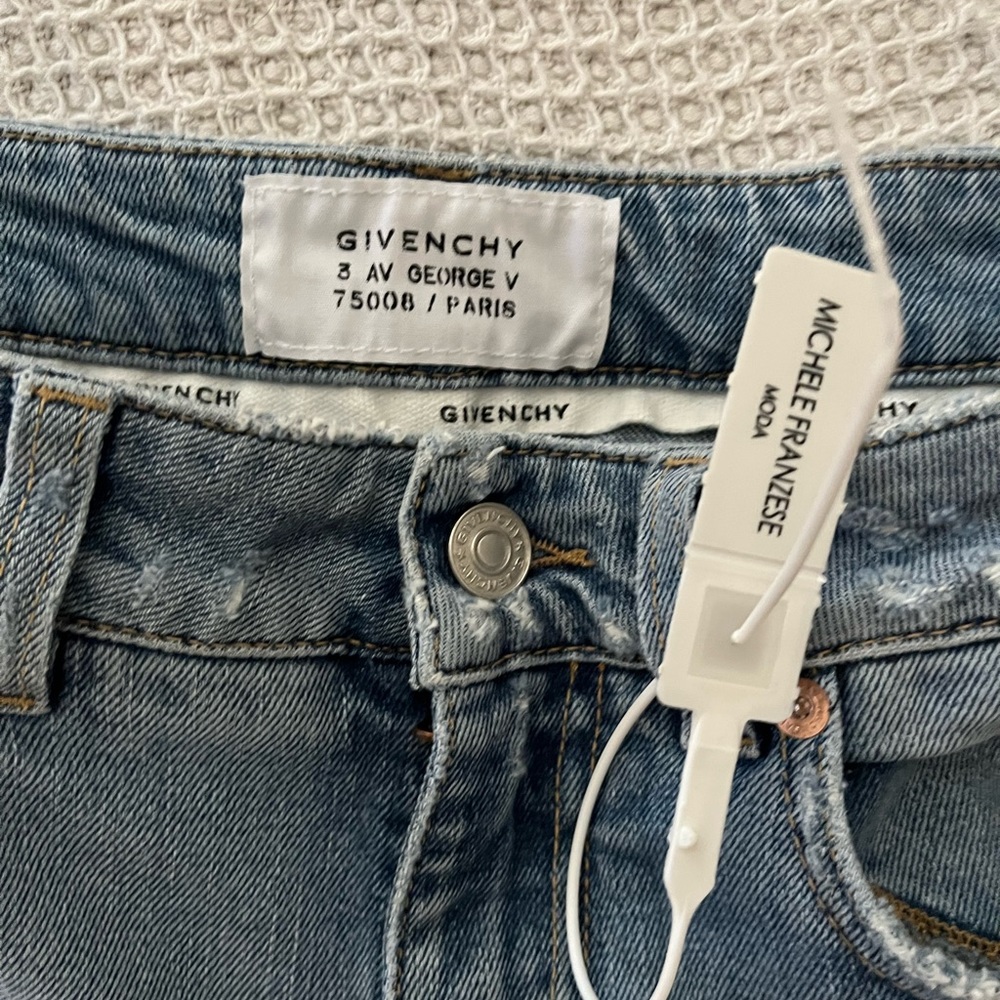 Givenchy Women’s Blue Denim Jeans. NWT